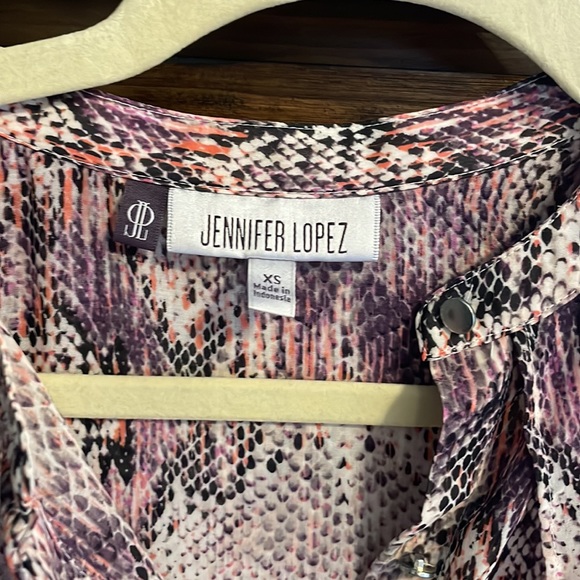 Jennifer Lopez blouse - Picture 2 of 4